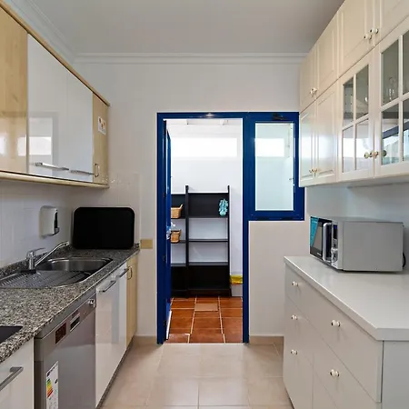 דירה 3Br Villa - Private Heated Pool & Parking *