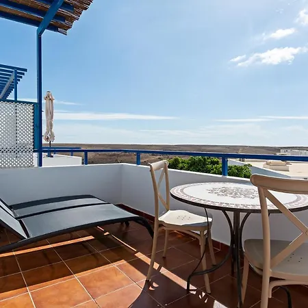 3Br Villa - Private Heated Pool & Parking * Playa Blanca (Lanzarote)