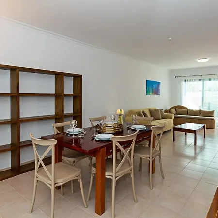 Apartment 3Br Villa - Private Heated Pool & Parking *