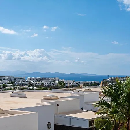 Apartment 3Br Villa - Private Heated Pool & Parking *