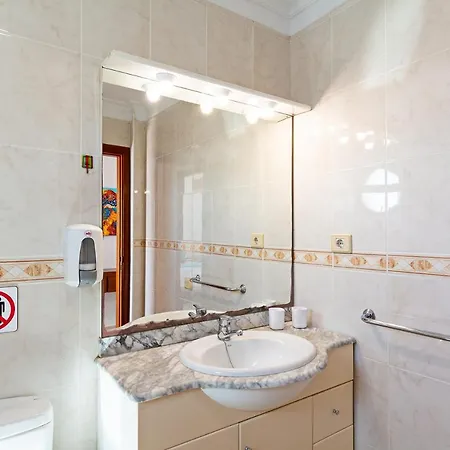 3Br Villa - Private Heated Pool & Parking Apartment *
