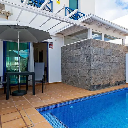 3Br Villa - Private Heated Pool & Parking
